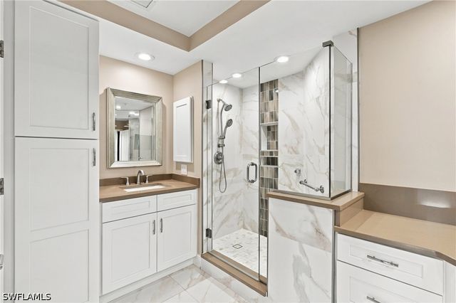 430 Cove Tower DR 501, Naples, FL 34110