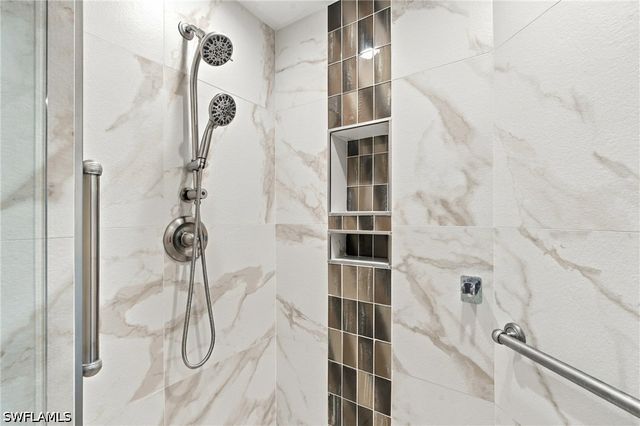 430 Cove Tower DR 501, Naples, FL 34110