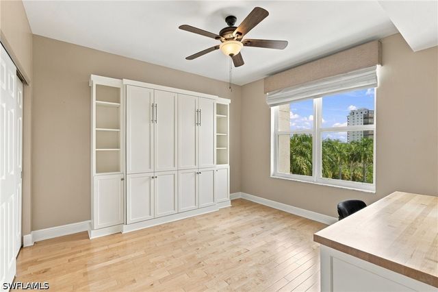 430 Cove Tower DR 501, Naples, FL 34110