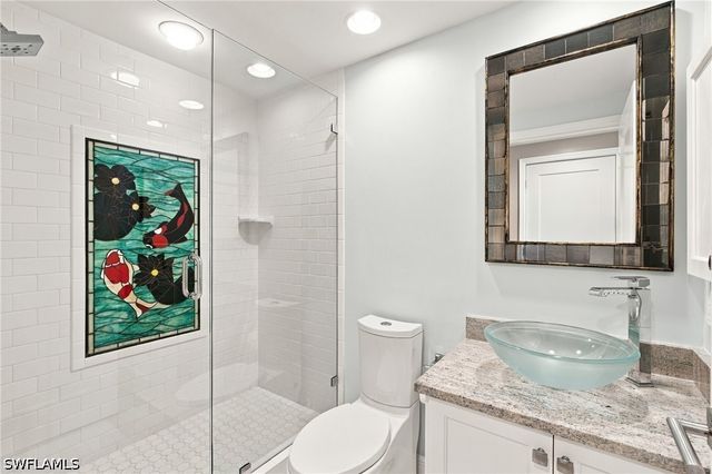 430 Cove Tower DR 501, Naples, FL 34110