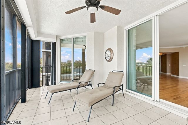 430 Cove Tower DR 501, Naples, FL 34110