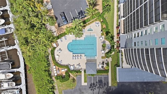 430 Cove Tower DR 501, Naples, FL 34110