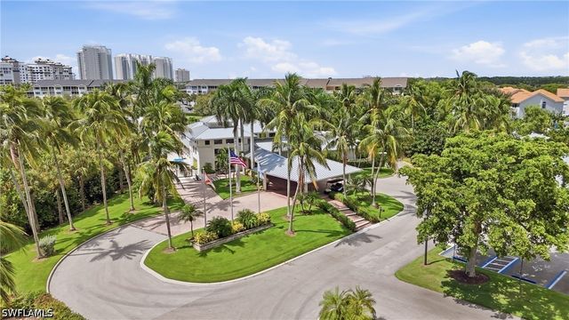 430 Cove Tower DR 501, Naples, FL 34110