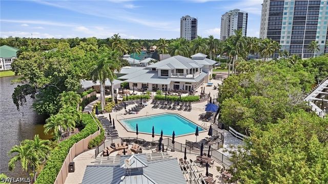 430 Cove Tower DR 501, Naples, FL 34110