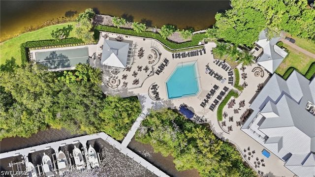 430 Cove Tower DR 501, Naples, FL 34110