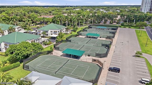 430 Cove Tower DR 501, Naples, FL 34110