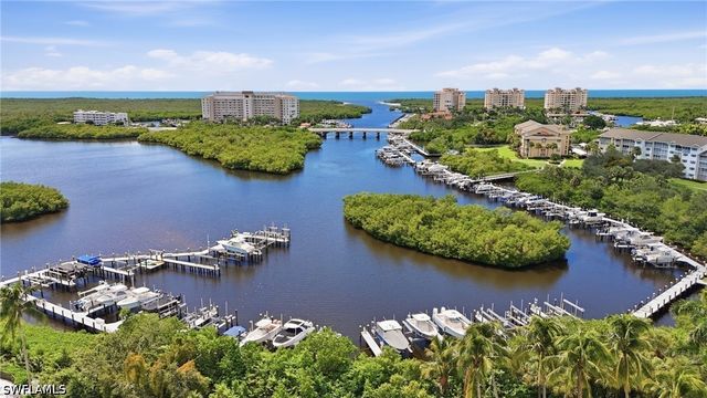 430 Cove Tower DR 501, Naples, FL 34110