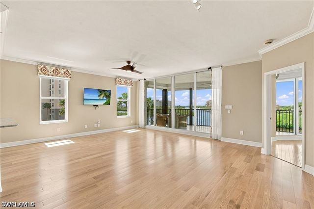 430 Cove Tower DR 501, Naples, FL 34110