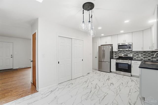6473 Hendrickson Road, Middletown, OH 45044