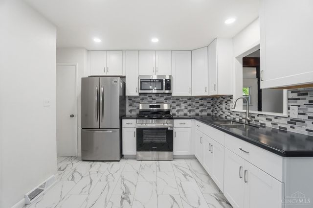 6473 Hendrickson Road, Middletown, OH 45044
