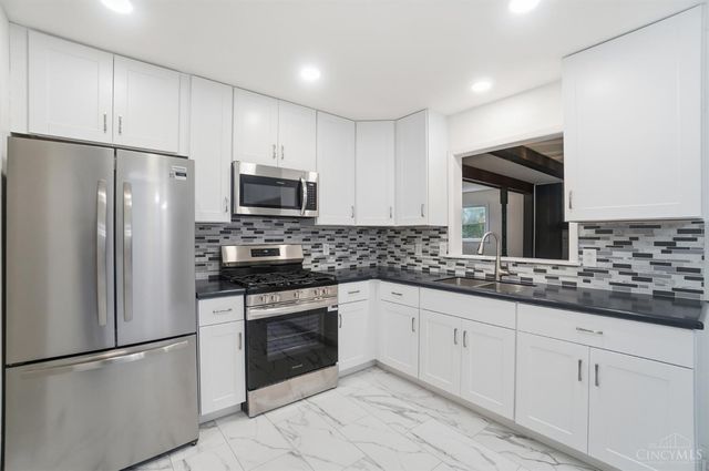 6473 Hendrickson Road, Middletown, OH 45044