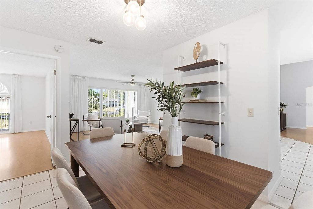 Image 11 of property listing at 935 AMY RIDGE COURT, Kissimmee, FL 34747