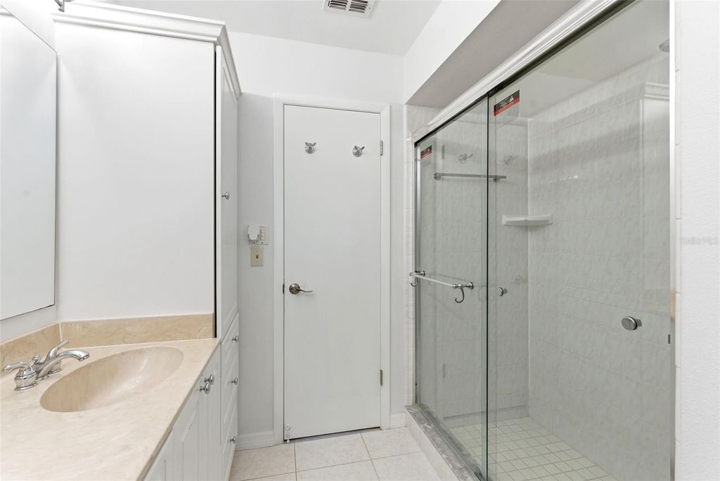 Image 15 of property listing at 935 AMY RIDGE COURT, Kissimmee, FL 34747
