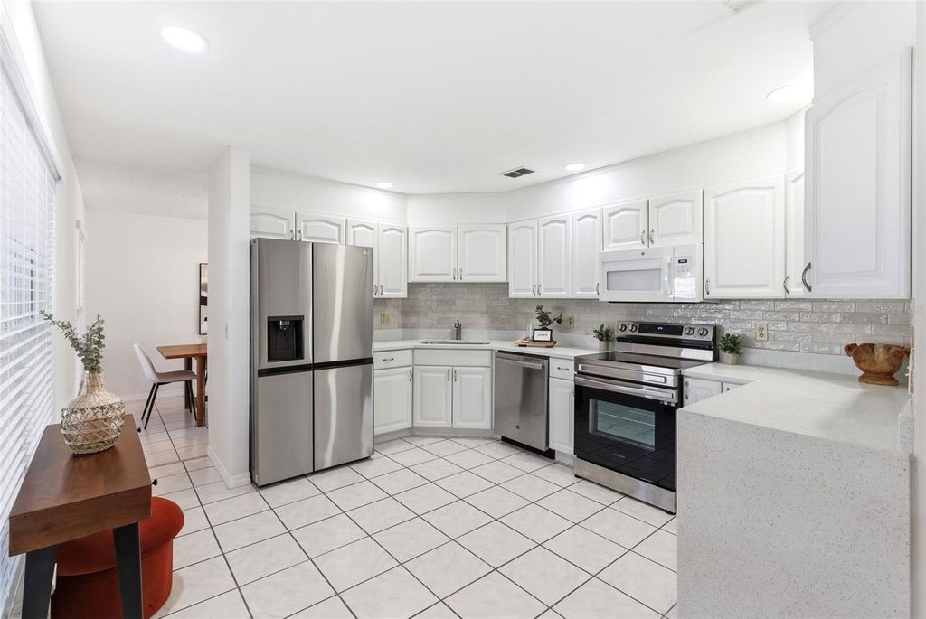 Image 18 of property listing at 935 AMY RIDGE COURT, Kissimmee, FL 34747
