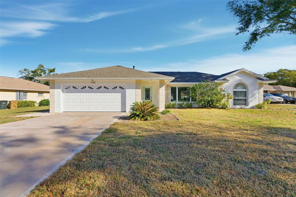 Image 4 of property listing at 935 AMY RIDGE COURT, Kissimmee, FL 34747