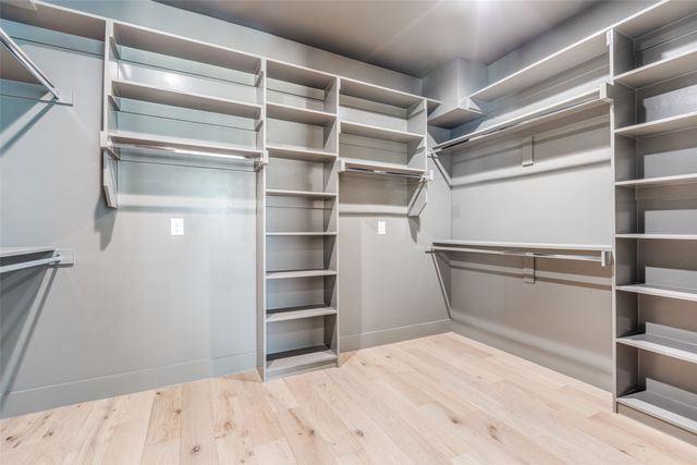 3716 W Beverly Drive, Dallas, TX 75209