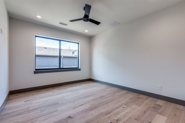 3716 W Beverly Drive, Dallas, TX 75209