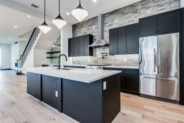 3716 W Beverly Drive, Dallas, TX 75209