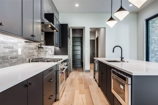 3716 W Beverly Drive, Dallas, TX 75209