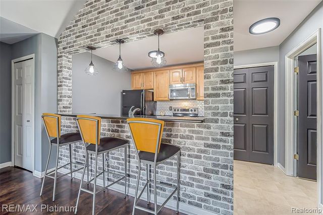 4004 Cornerstone Drive, Canton, MI 48188