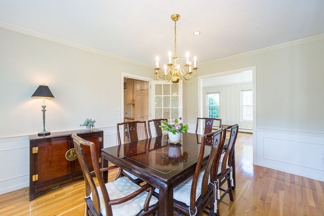 157 Rolling Meadow Dr, Holliston, MA 01746