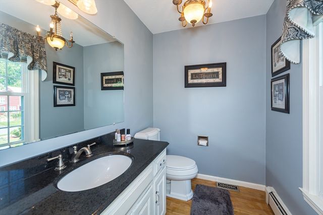 157 Rolling Meadow Dr, Holliston, MA 01746