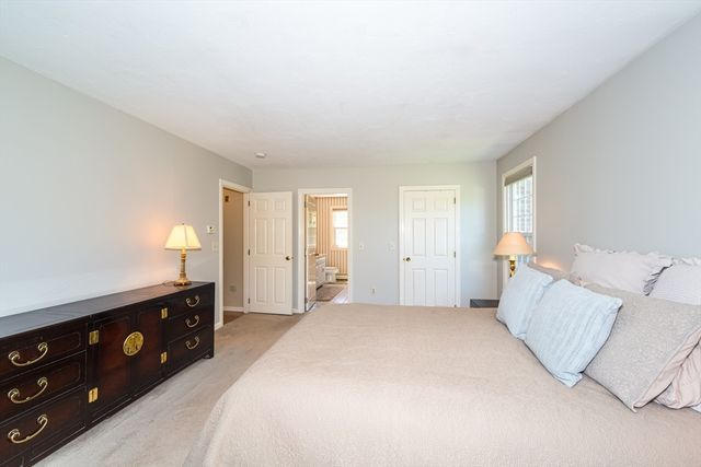 157 Rolling Meadow Dr, Holliston, MA 01746