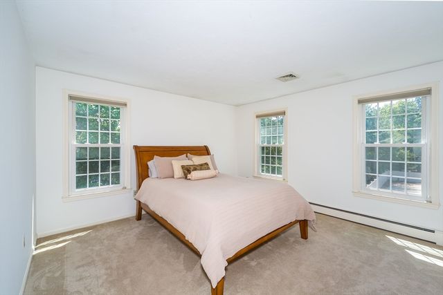 157 Rolling Meadow Dr, Holliston, MA 01746