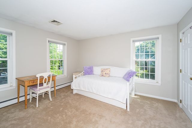 157 Rolling Meadow Dr, Holliston, MA 01746