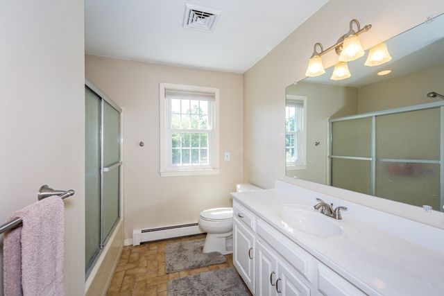 157 Rolling Meadow Dr, Holliston, MA 01746