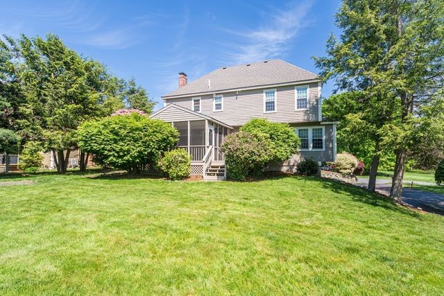 157 Rolling Meadow Dr, Holliston, MA 01746