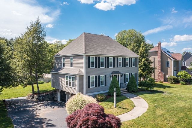 157 Rolling Meadow Dr, Holliston, MA 01746