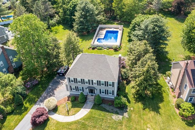 157 Rolling Meadow Dr, Holliston, MA 01746