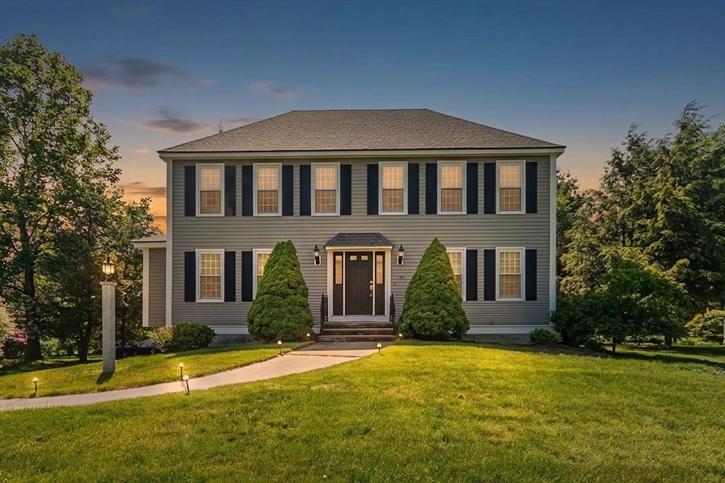 157 Rolling Meadow Dr, Holliston, MA 01746