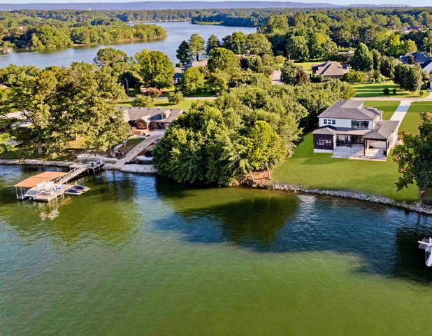 613 Waters Edge Dr, Estill Springs, TN 37330