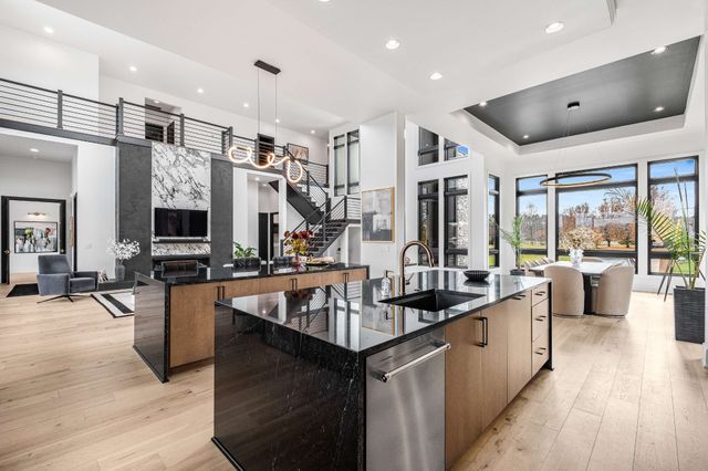 613 Waters Edge Dr, Estill Springs, TN 37330