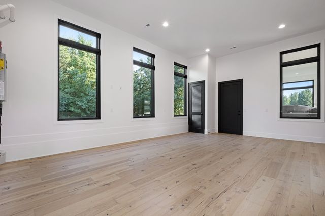 613 Waters Edge Dr, Estill Springs, TN 37330