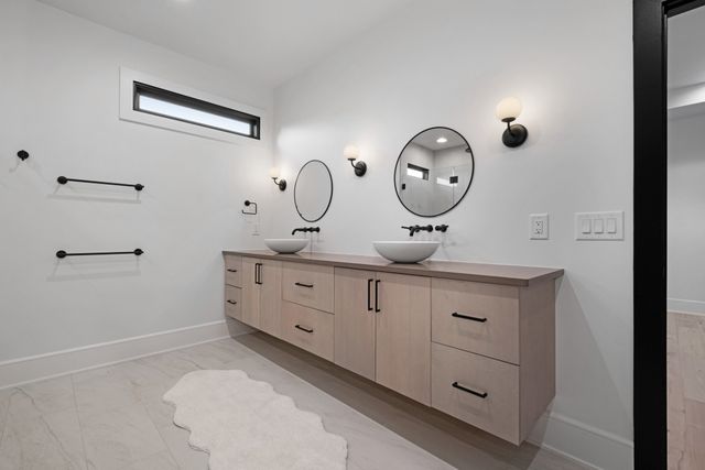 613 Waters Edge Dr, Estill Springs, TN 37330