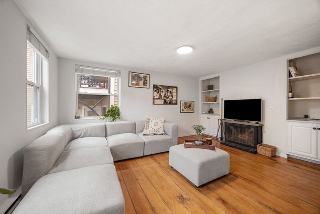 4 Mead Street Ct 0, Boston, MA 02129