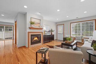 2059 Gresham Avenue N, Oakdale, MN 55128