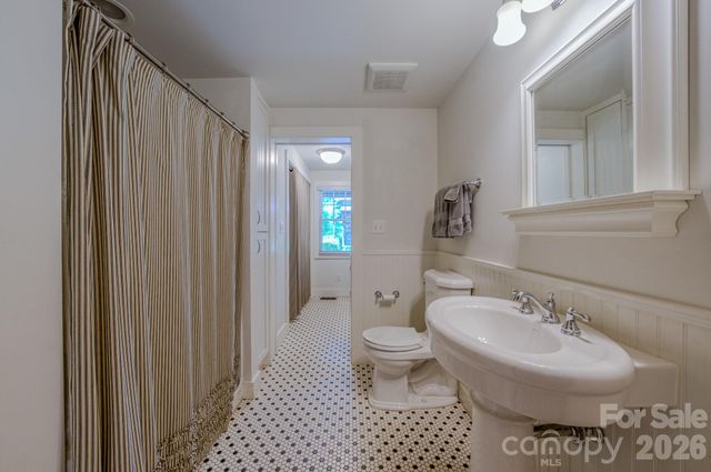 75 Old Gap Creek Road, Fairview, NC 28730