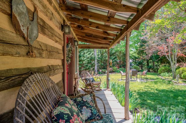 75 Old Gap Creek Road, Fairview, NC 28730