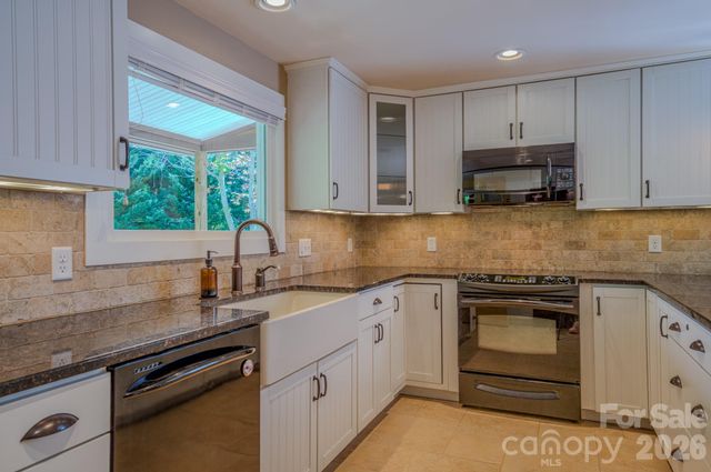 75 Old Gap Creek Road, Fairview, NC 28730