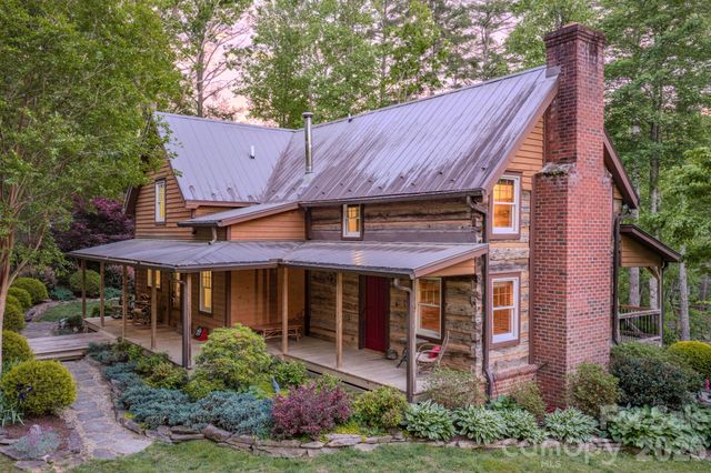 75 Old Gap Creek Road, Fairview, NC 28730