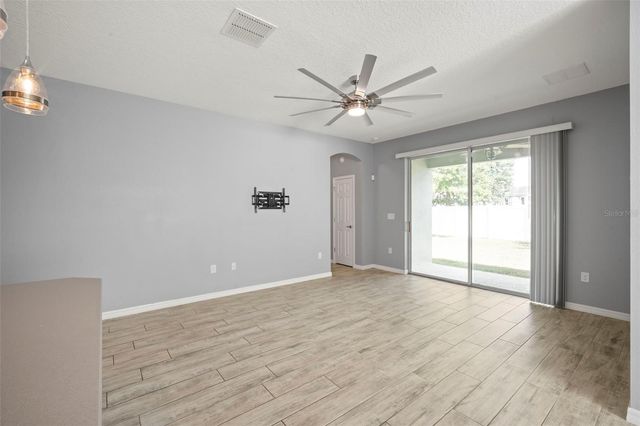 3261 BETHPAGE LOOP, Mount Dora, FL 32757