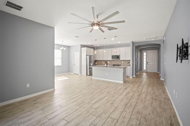 3261 BETHPAGE LOOP, Mount Dora, FL 32757