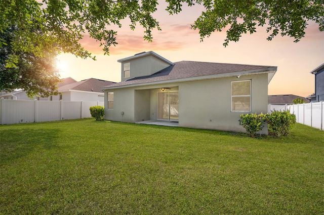 3261 BETHPAGE LOOP, Mount Dora, FL 32757