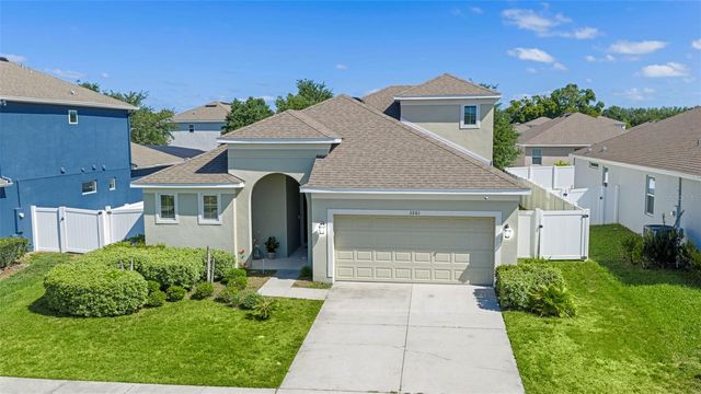 3261 BETHPAGE LOOP, Mount Dora, FL 32757