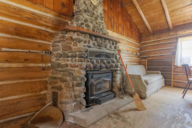 152 Jarvi Road, Crystal Falls, MI 49935