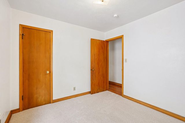 1072 Thomas Avenue, Saint Paul, MN 55104